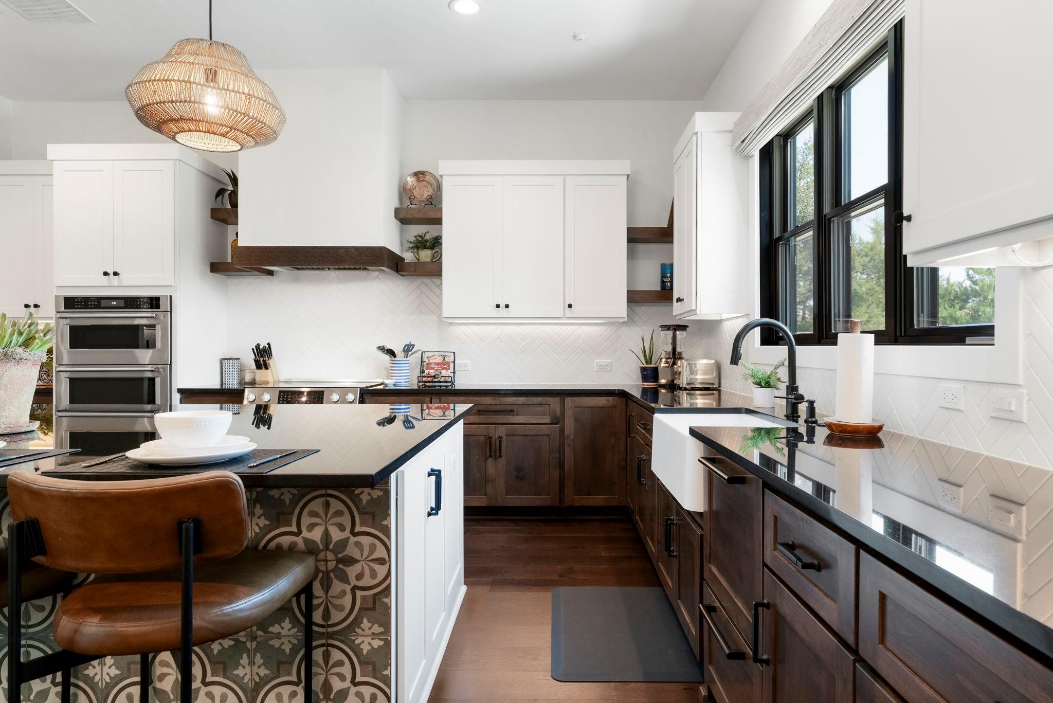 27119 Founders Pl, Spicewood, TX 78669