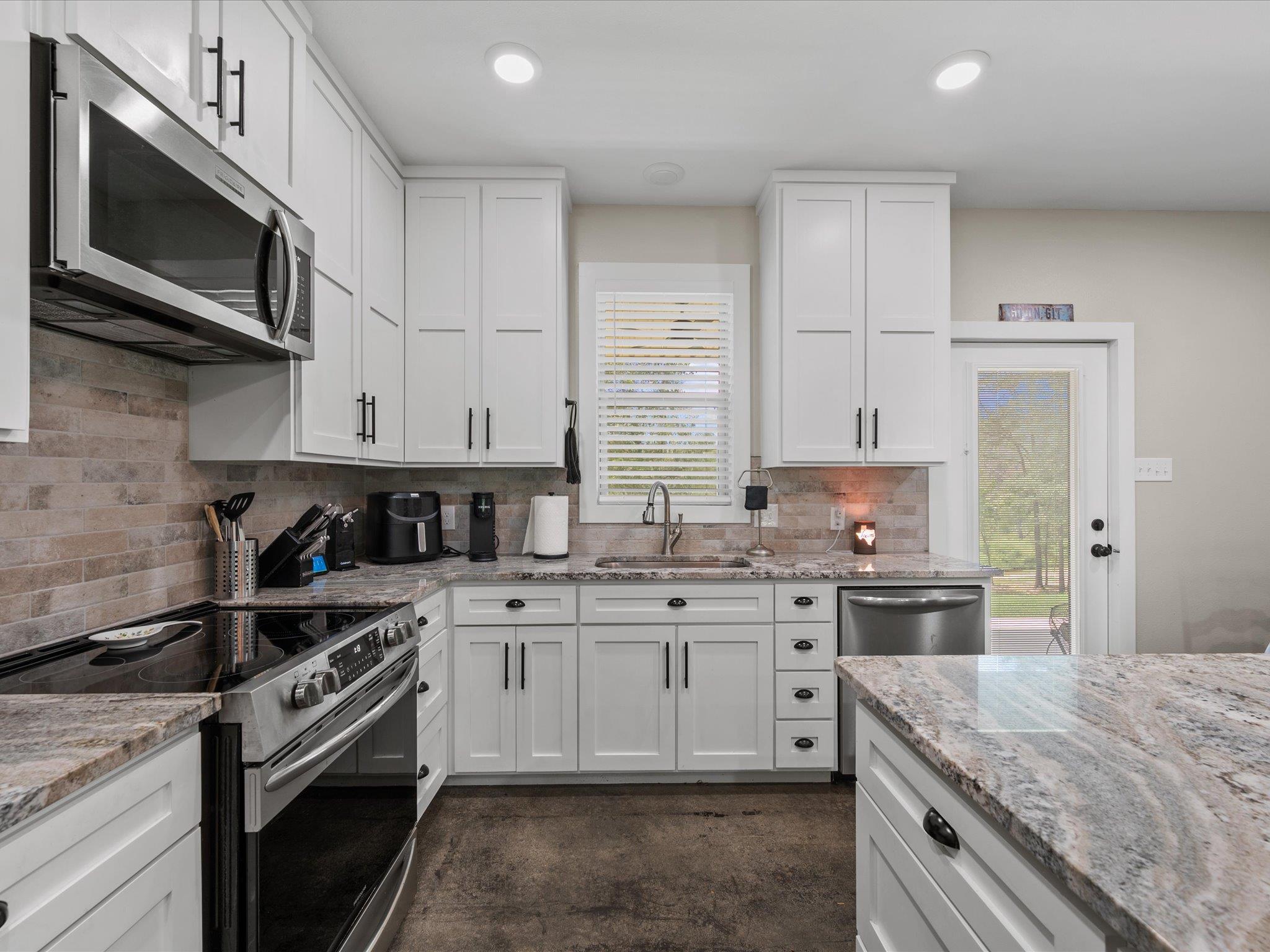 1386 Private Rd 1313, Centerville, TX 75833