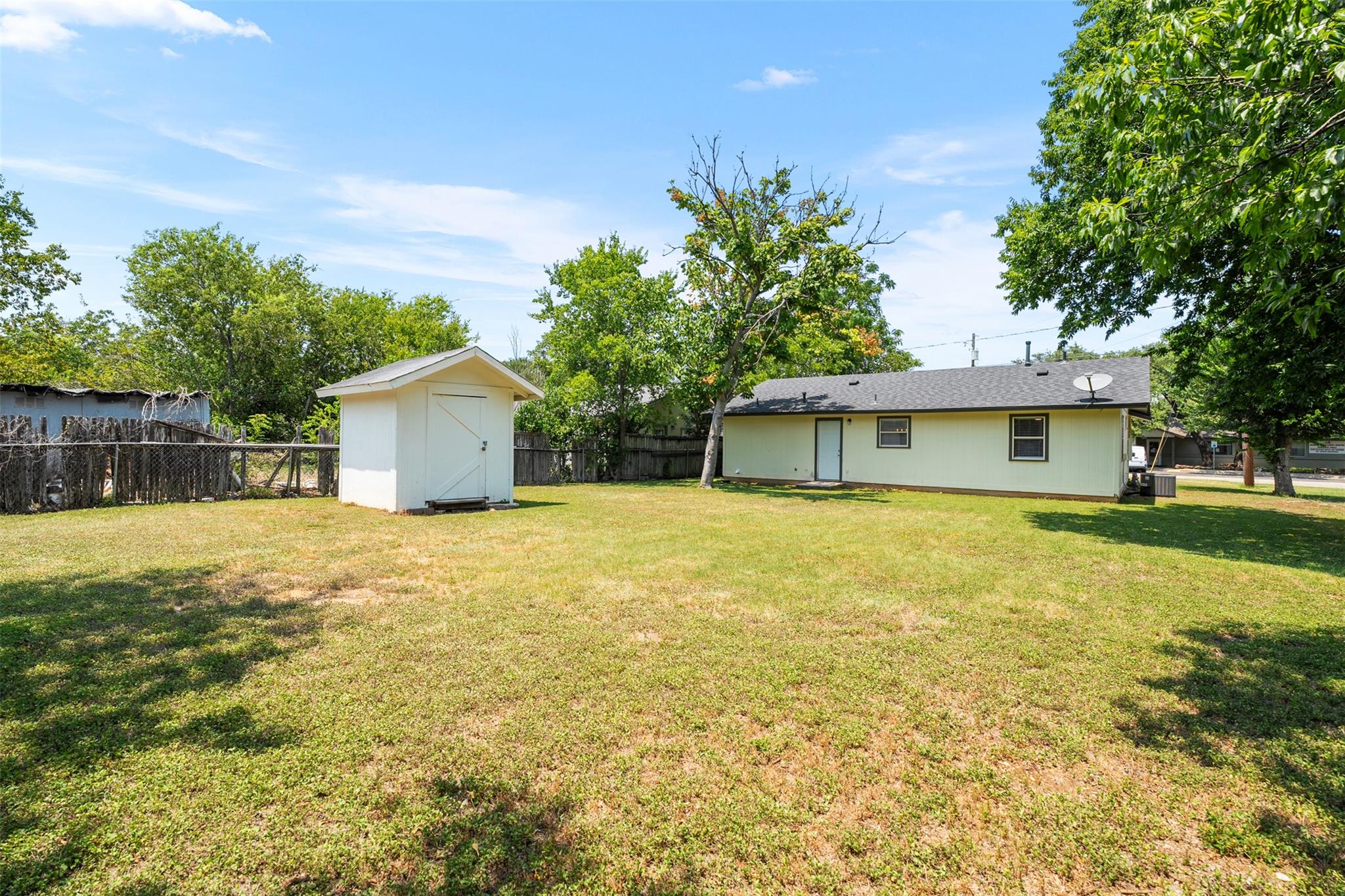 806 W 8th St, Georgetown, TX 78626