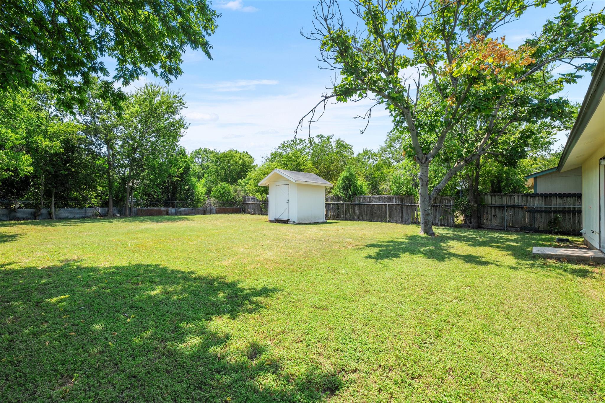 806 W 8th St, Georgetown, TX 78626