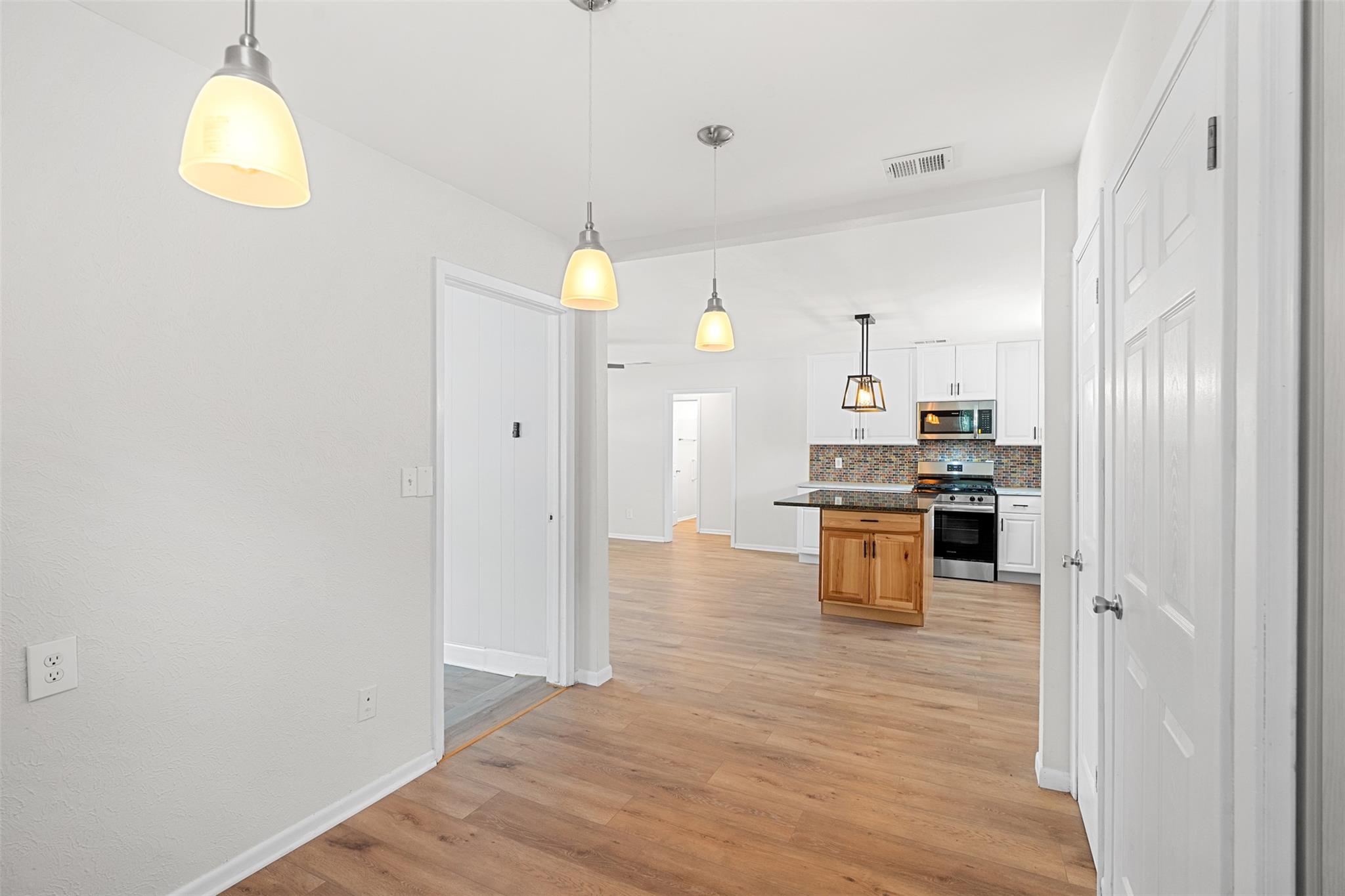 806 W 8th St, Georgetown, TX 78626