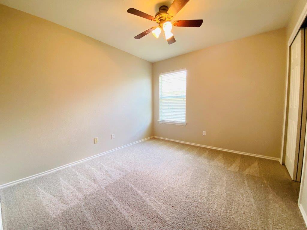 124 Easy St, Hutto, TX 78634