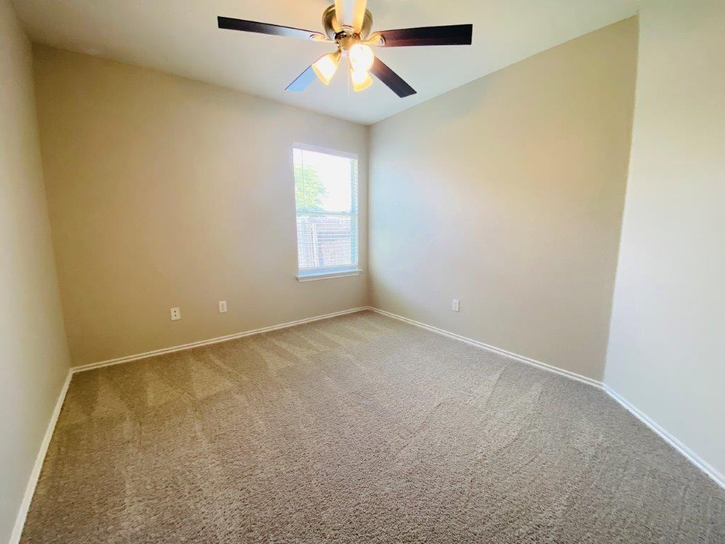 124 Easy St, Hutto, TX 78634