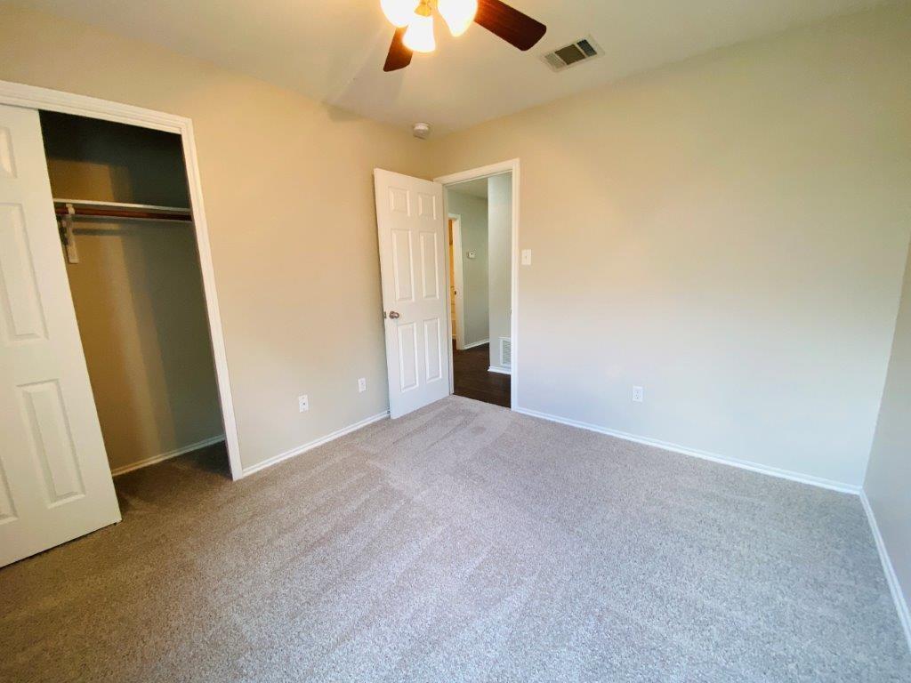 124 Easy St, Hutto, TX 78634