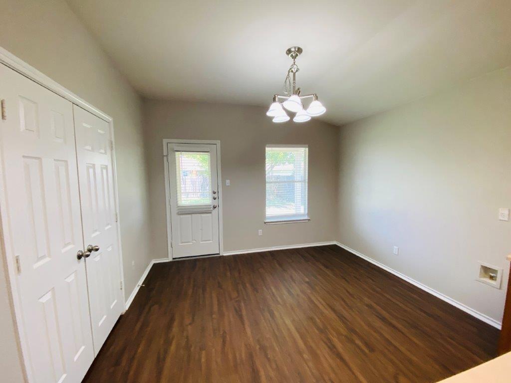 124 Easy St, Hutto, TX 78634