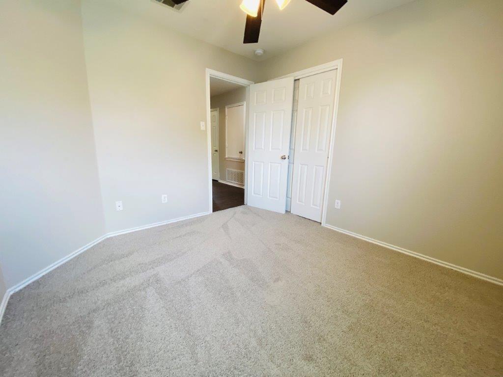 124 Easy St, Hutto, TX 78634