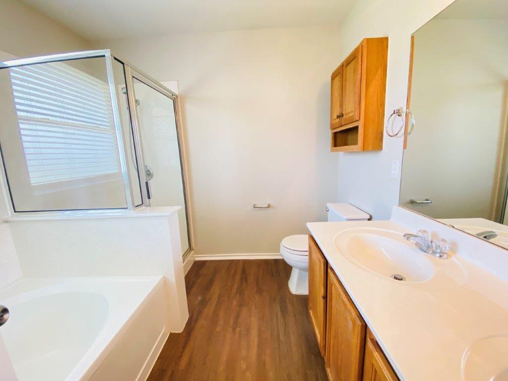 124 Easy St, Hutto, TX 78634