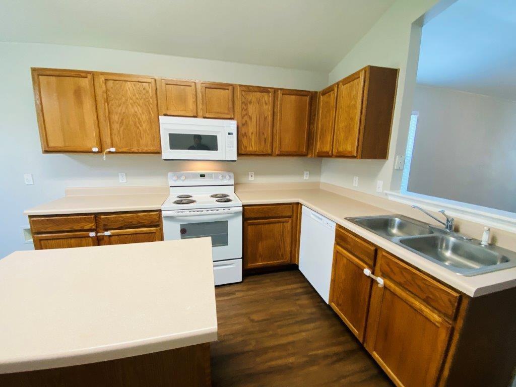 124 Easy St, Hutto, TX 78634