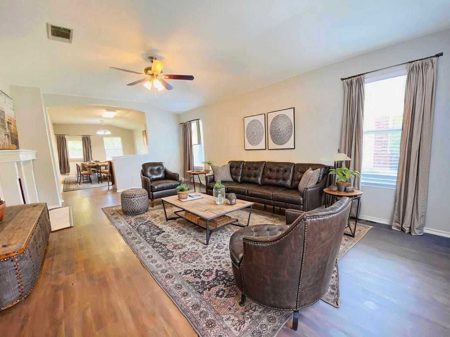 124 Easy St, Hutto, TX 78634