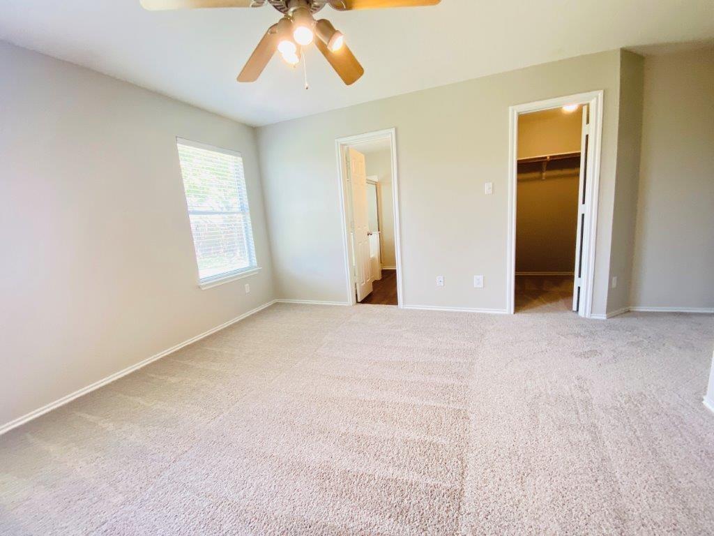 124 Easy St, Hutto, TX 78634