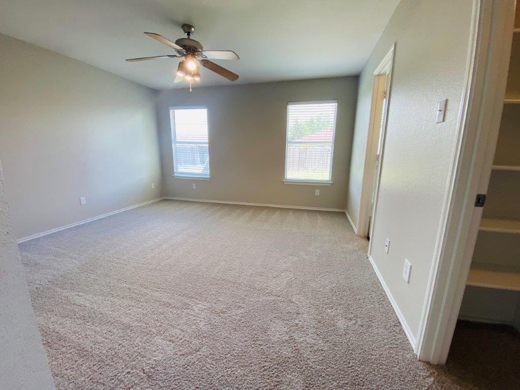 124 Easy St, Hutto, TX 78634