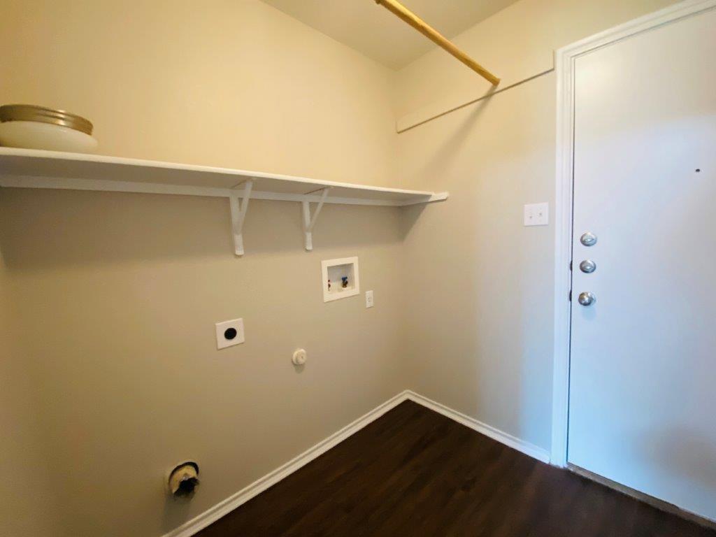 124 Easy St, Hutto, TX 78634