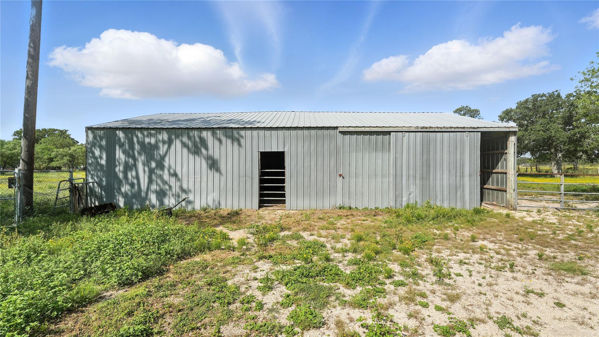 275 & 279 Cross Rd, Kingsbury, TX 78638