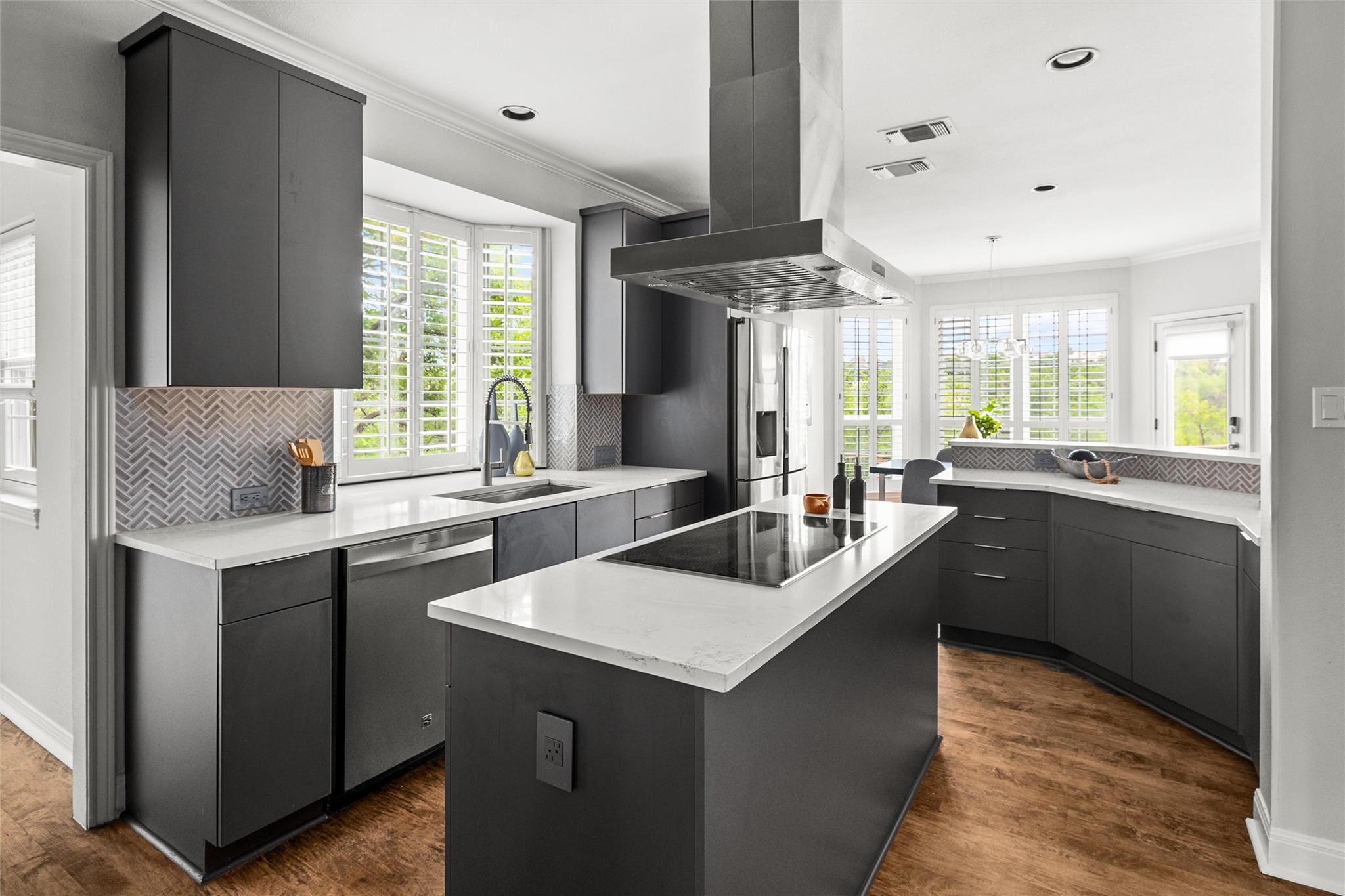 2807 Round Table Rd, Austin, TX 78746