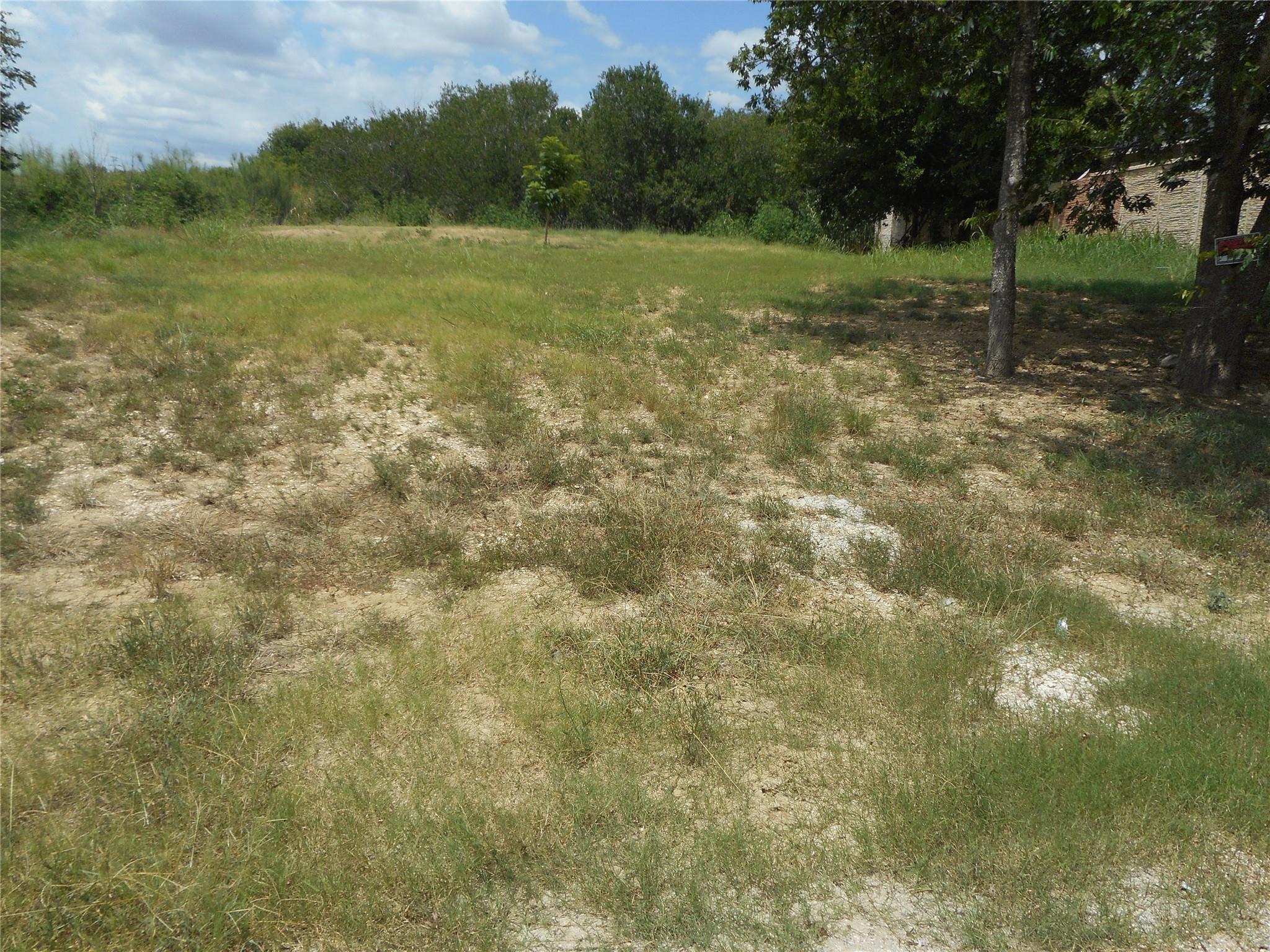 808 W Maple St, Taylor, TX 76574