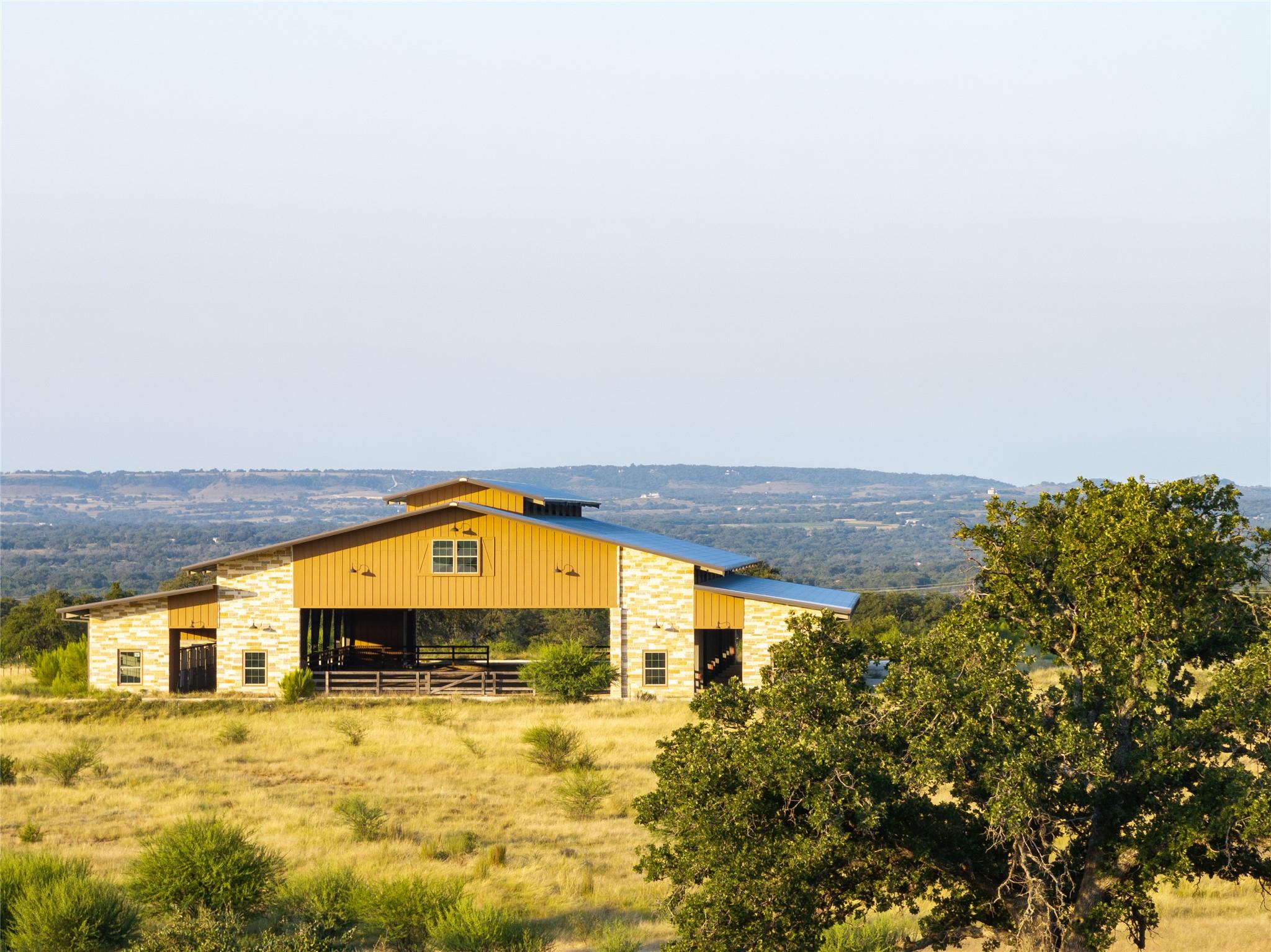 000 RR # 1323, Johnson City, TX 78636