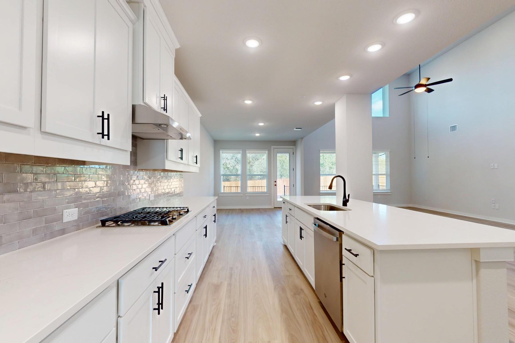 3917 Waxahachie Rd, Leander, TX 78641