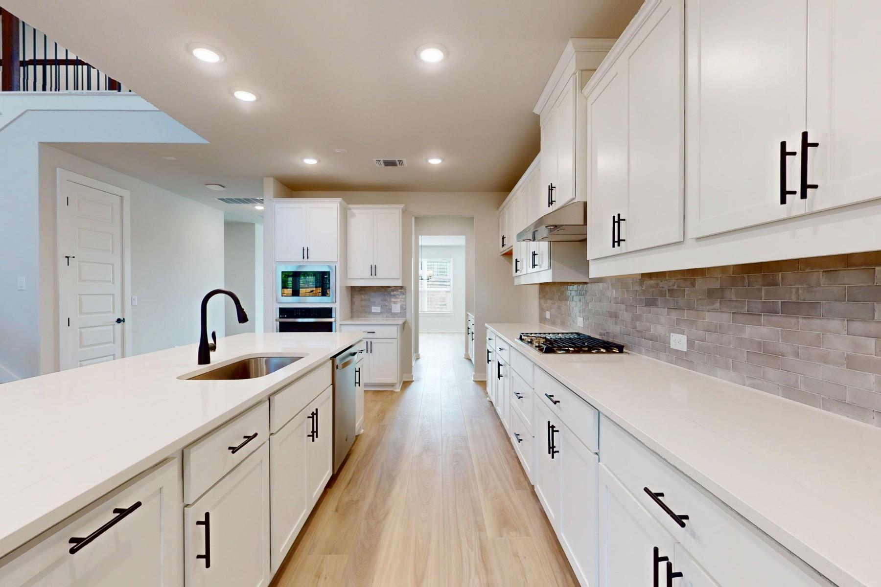 3917 Waxahachie Rd, Leander, TX 78641