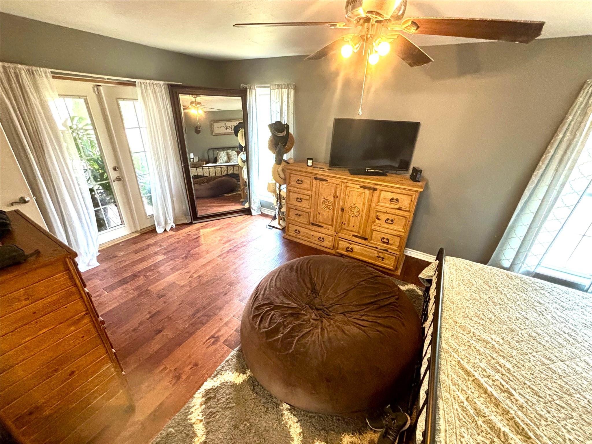 175 Columbus St, McDade, TX 78650