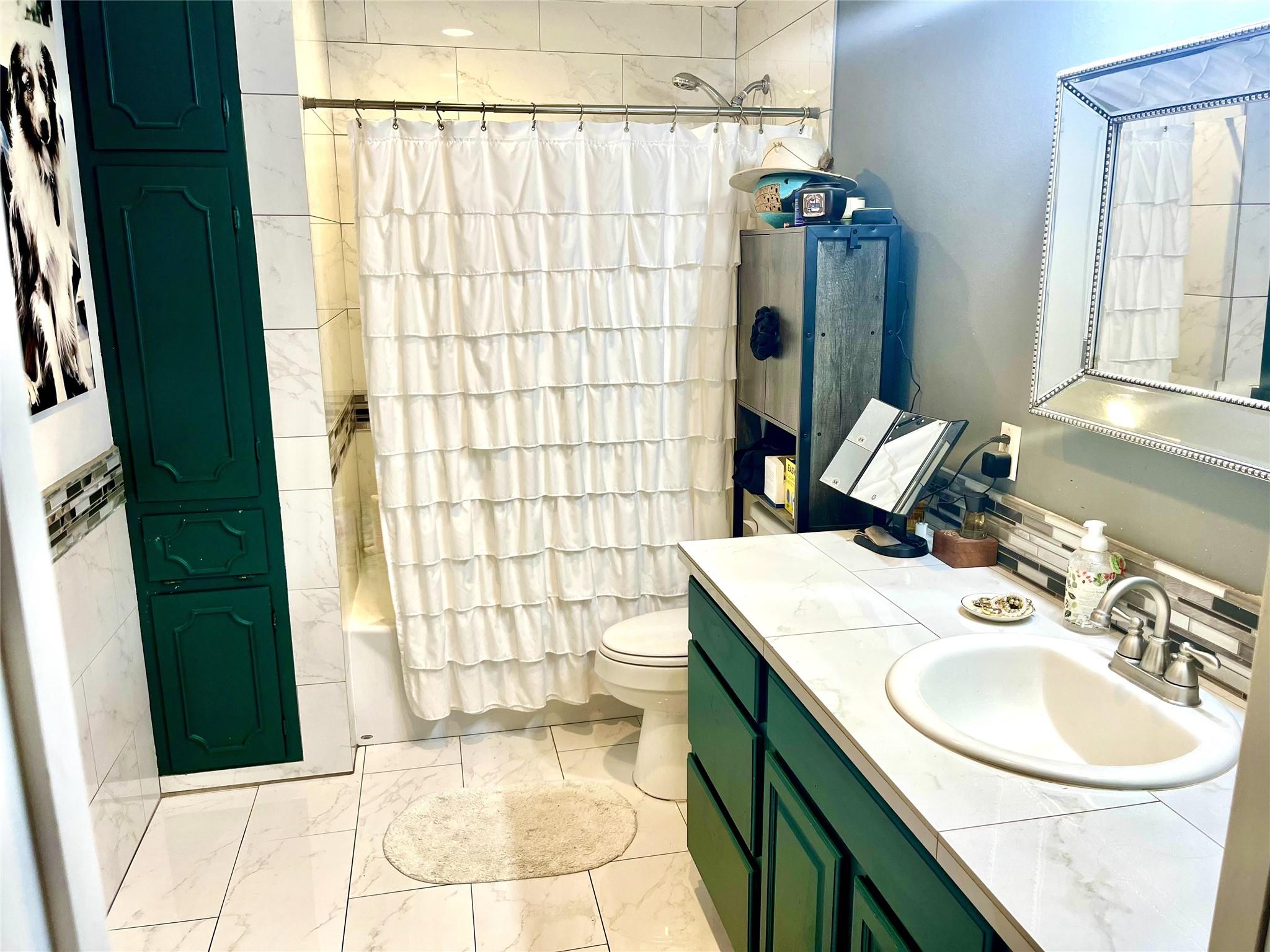 175 Columbus St, McDade, TX 78650