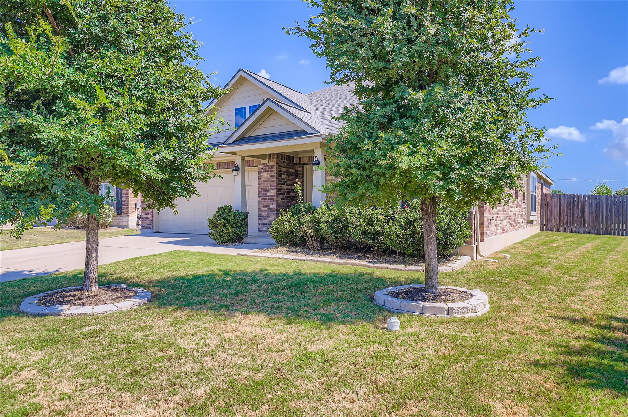 161 Plantain Dr, Hutto, TX 78634
