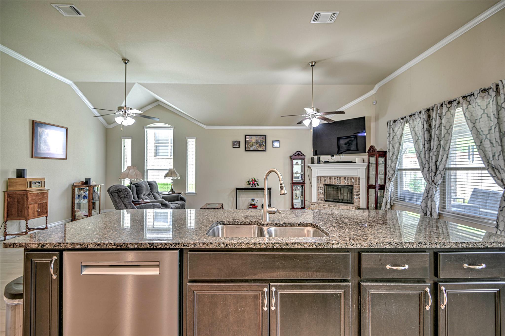 4402 Guildford Dr, Belton, TX 76513