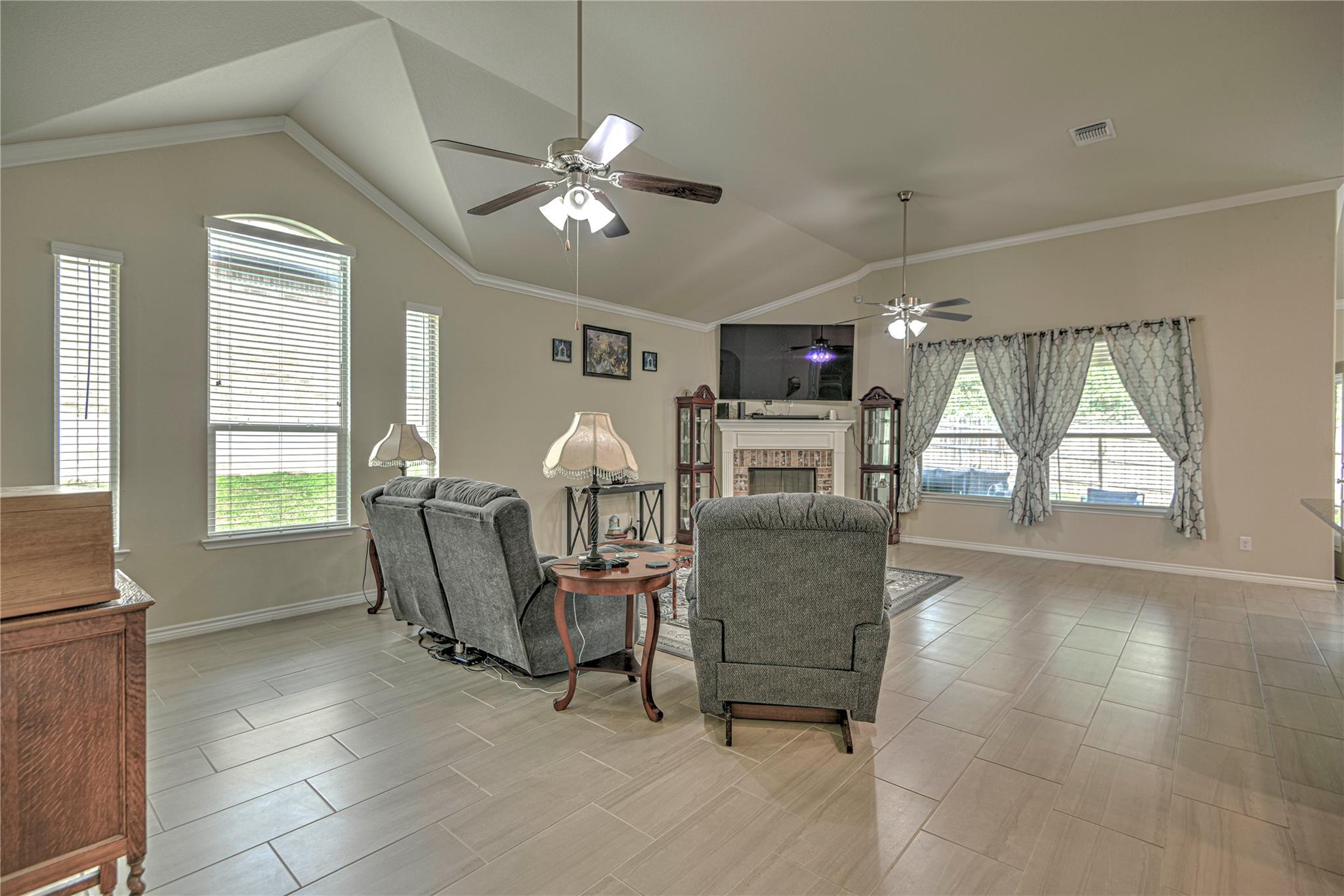 4402 Guildford Dr, Belton, TX 76513