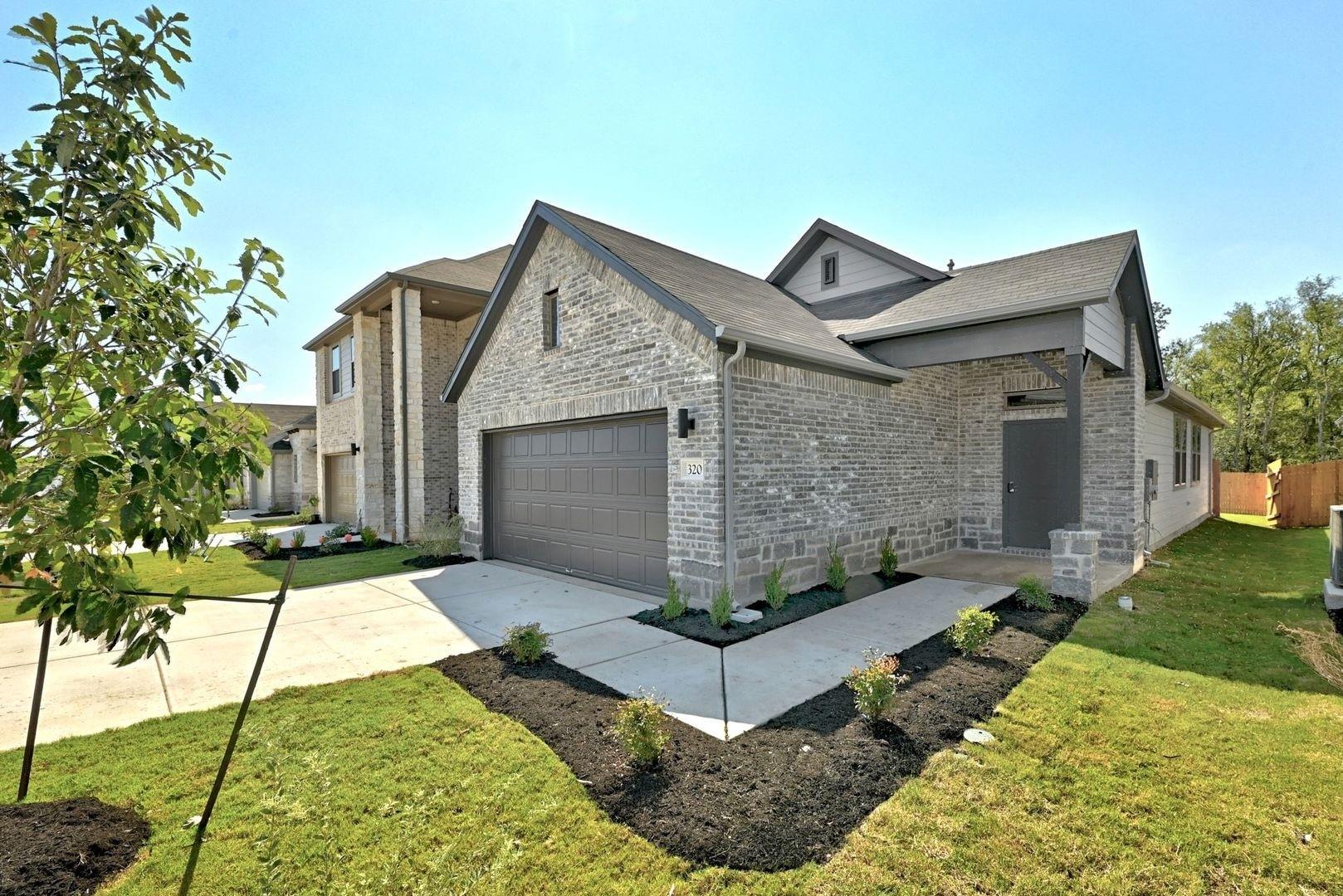 320 Bendecido Loop, Elgin, TX 78621