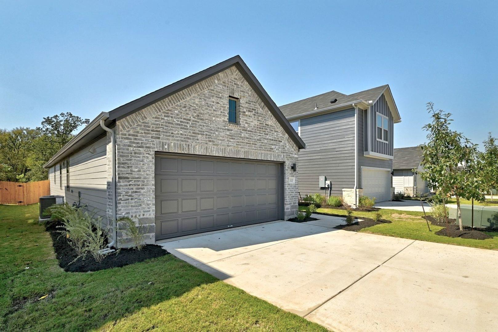 320 Bendecido Loop, Elgin, TX 78621