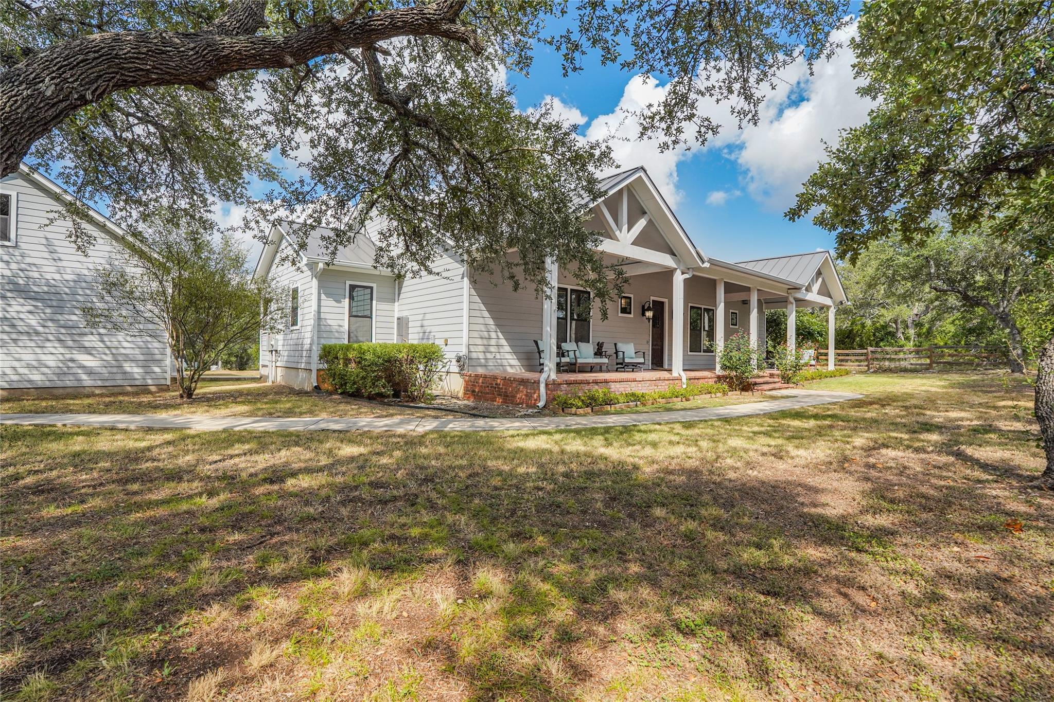 725 Blue Sky Ln, Wimberley, TX 78676