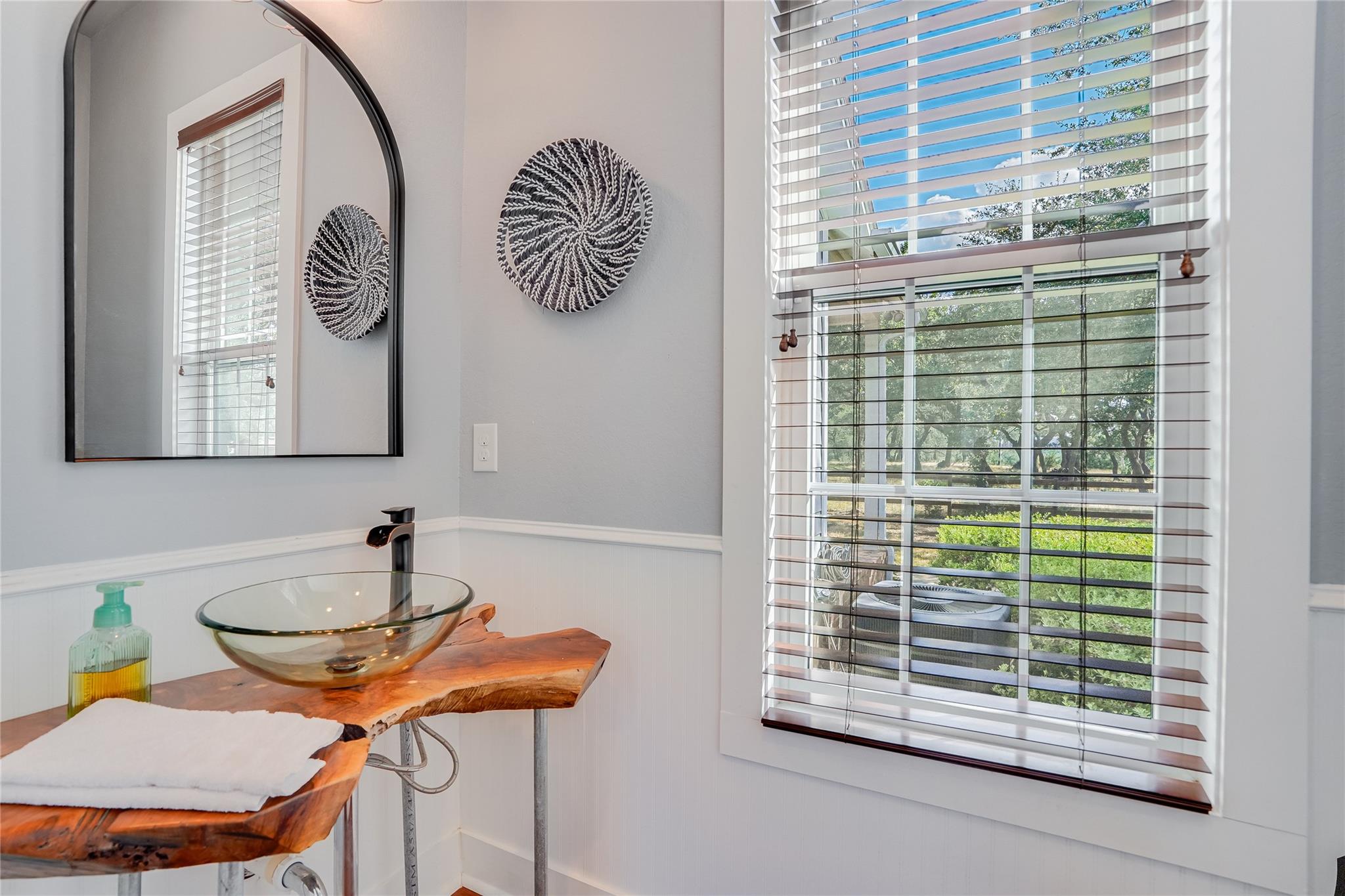 725 Blue Sky Ln, Wimberley, TX 78676