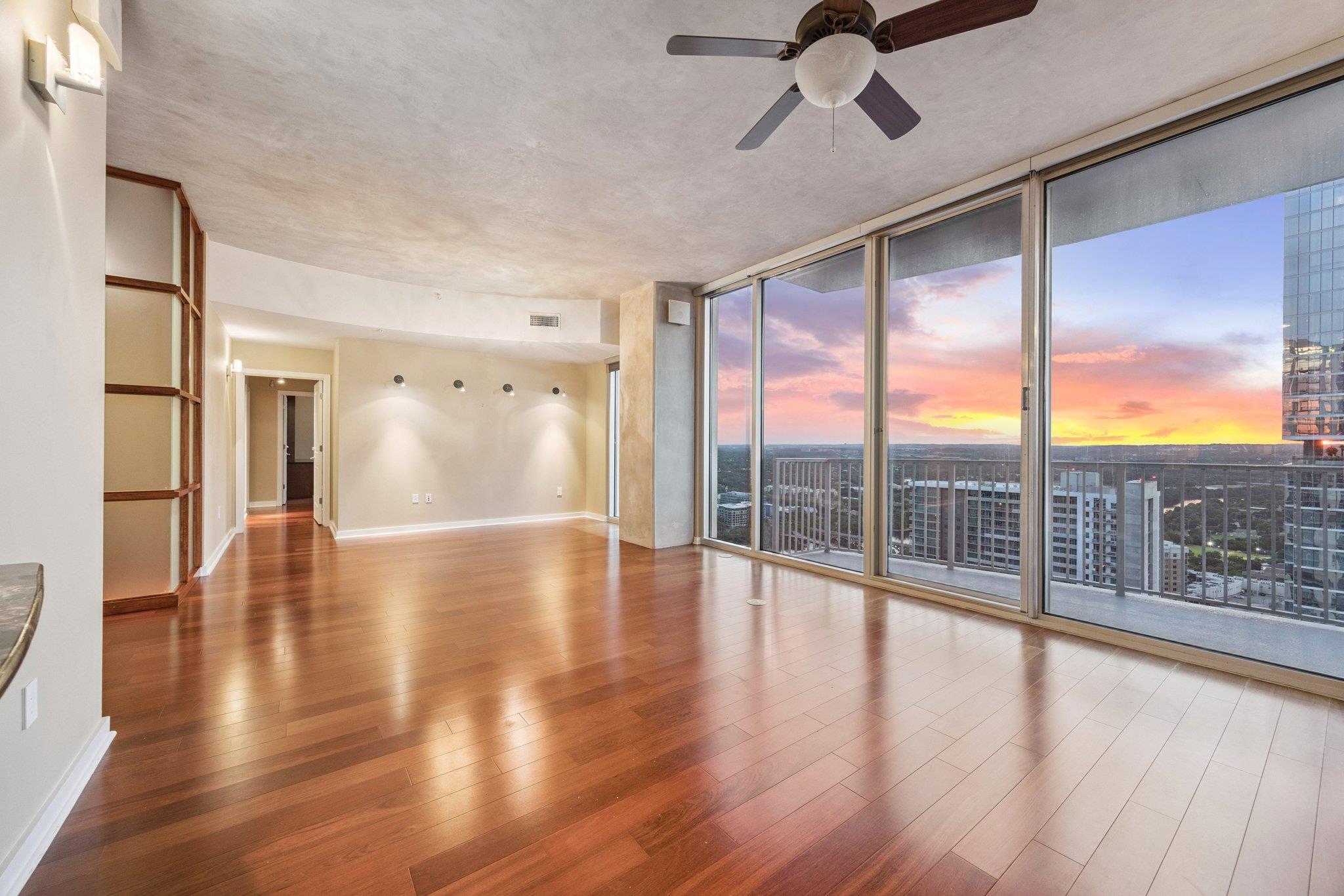 360 Nueces St # 3504, Austin, TX 78701