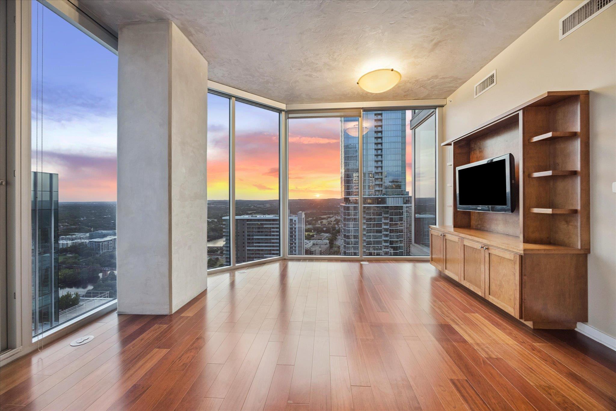 360 Nueces St # 3504, Austin, TX 78701