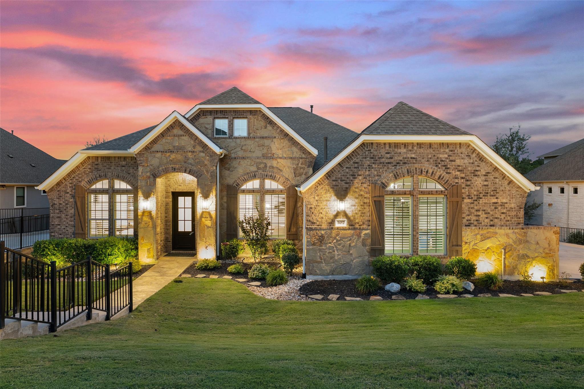 307 Lodestone Ln, Austin, TX 78738