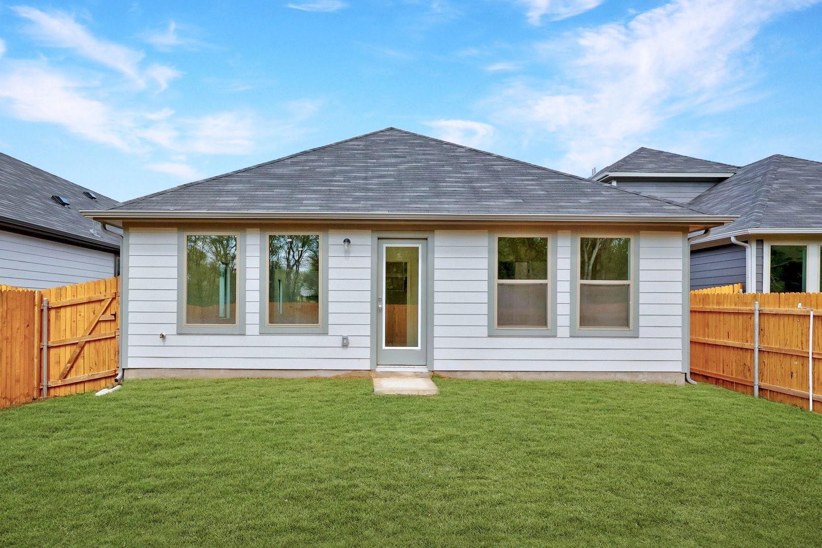 326 Bendecido Loop, Elgin, TX 78621