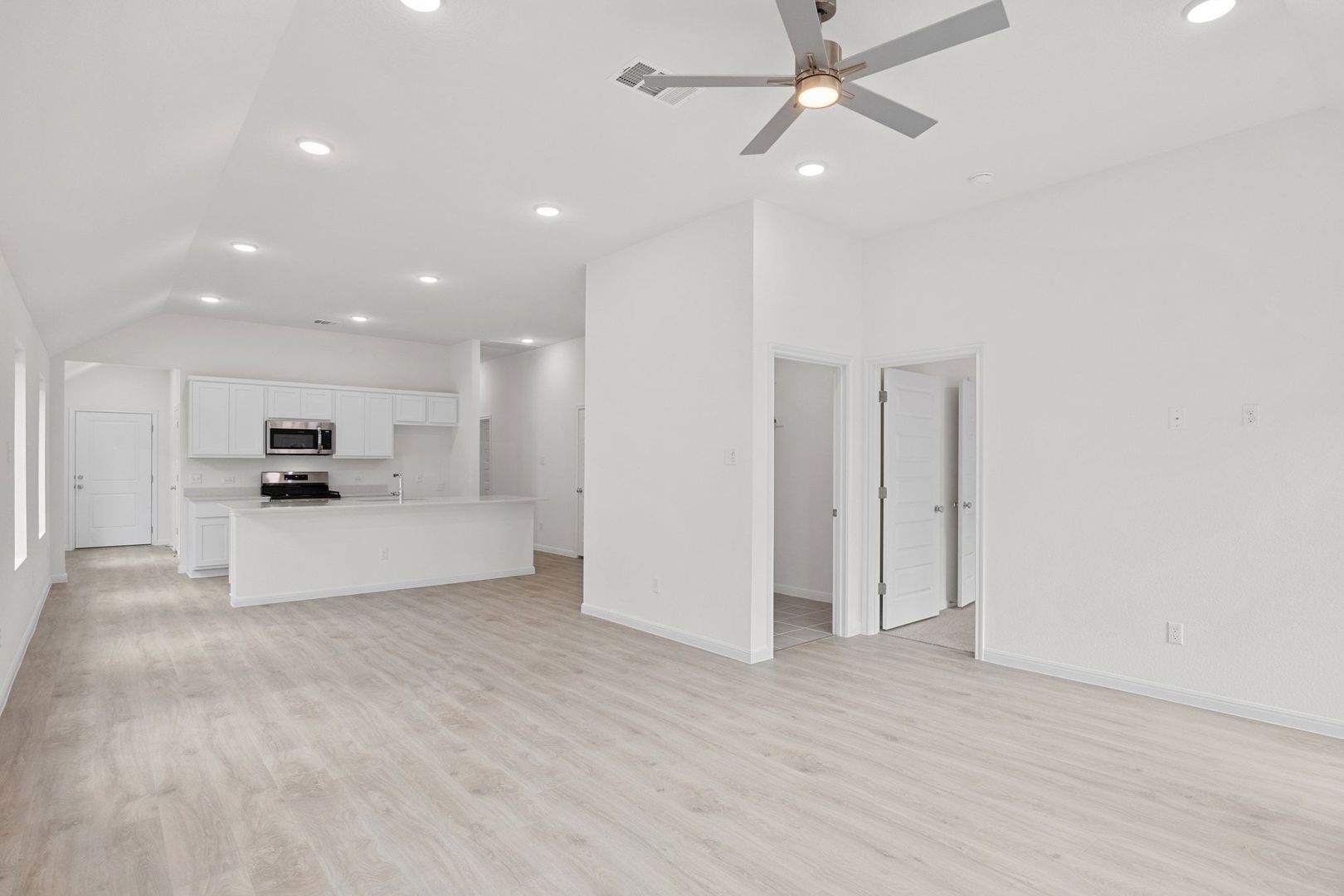 326 Bendecido Loop, Elgin, TX 78621