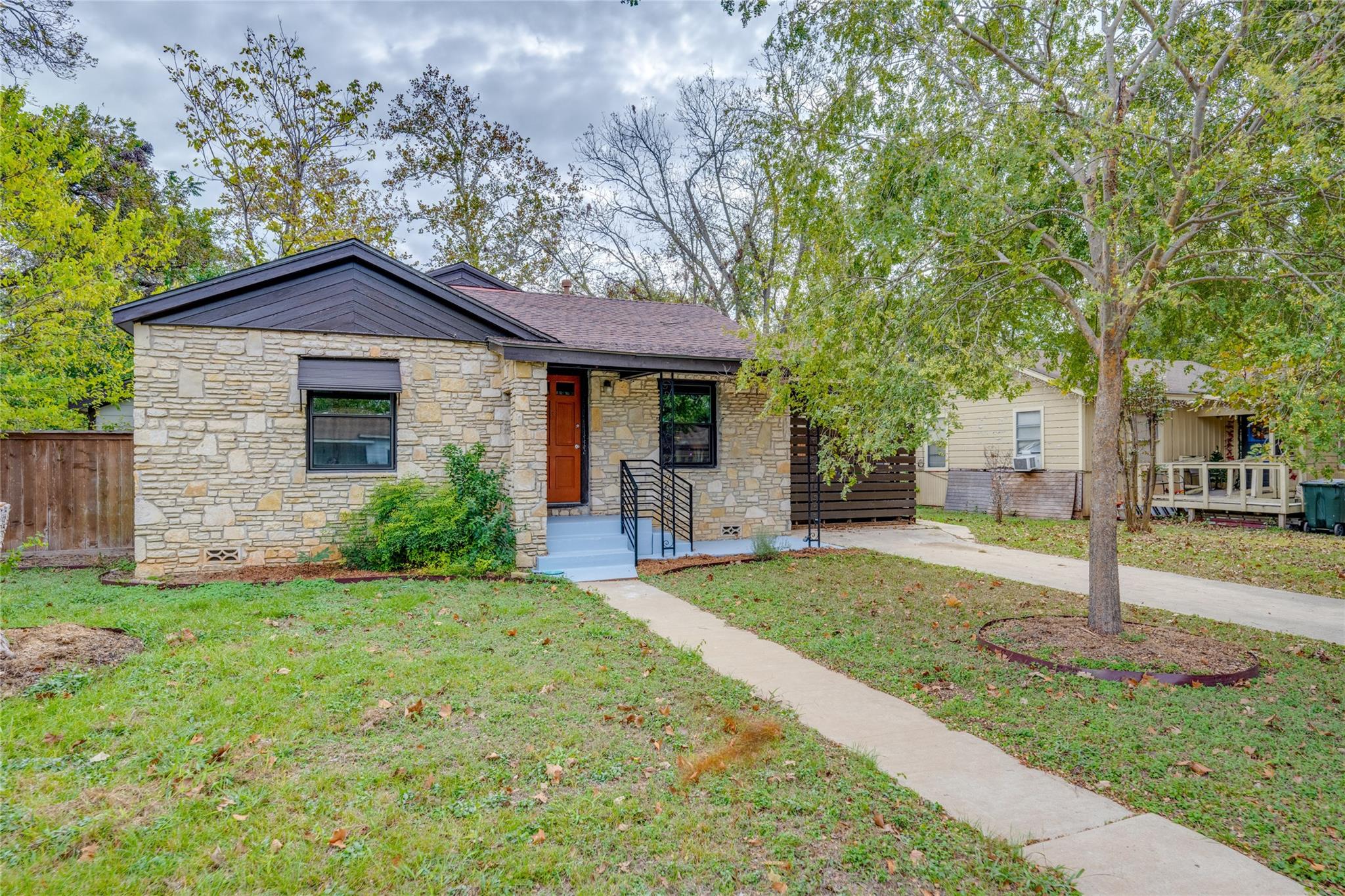 806 Barbara Dr Dr, San Marcos, TX 78666