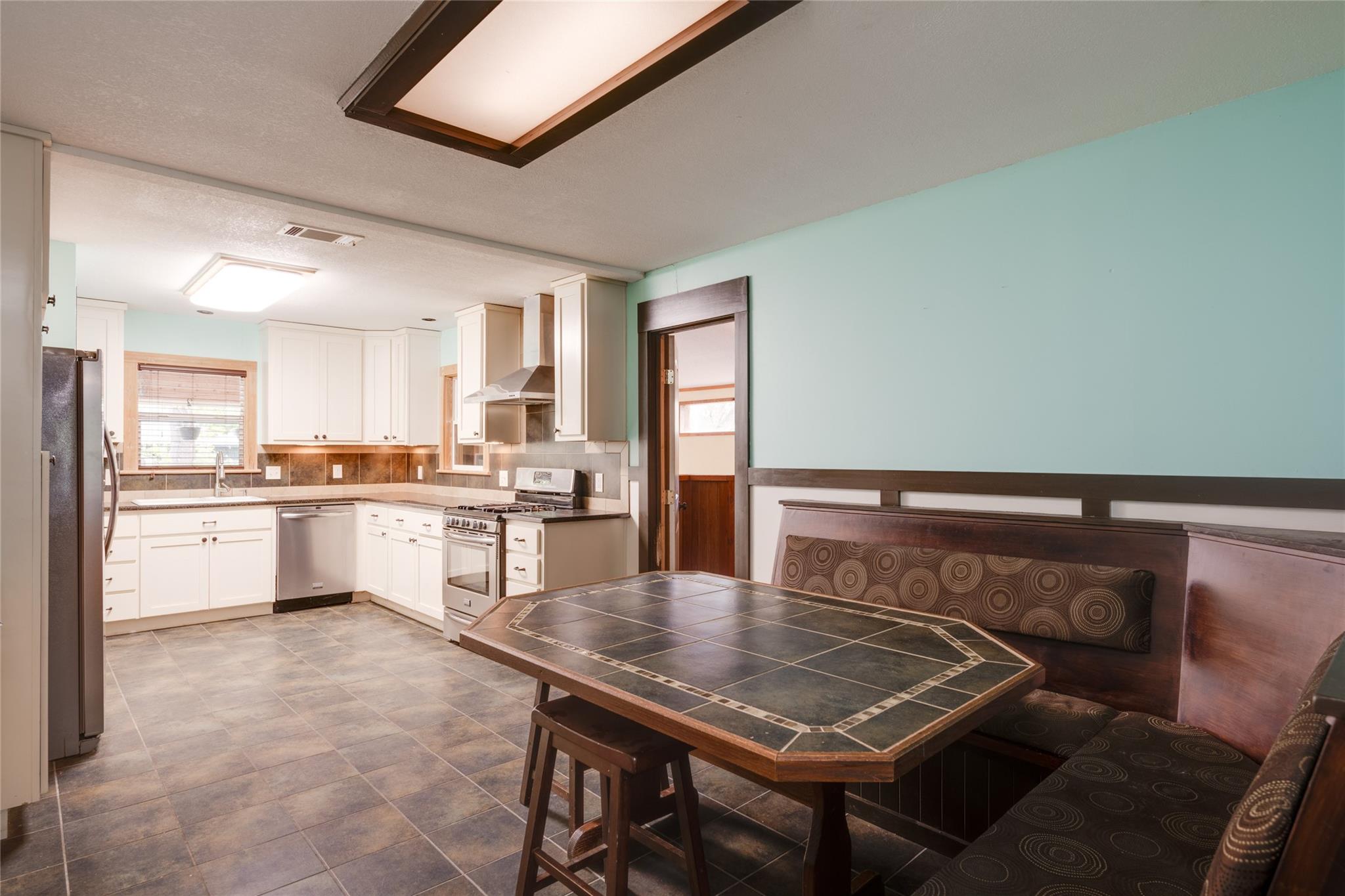 806 Barbara Dr, San Marcos, TX 78666