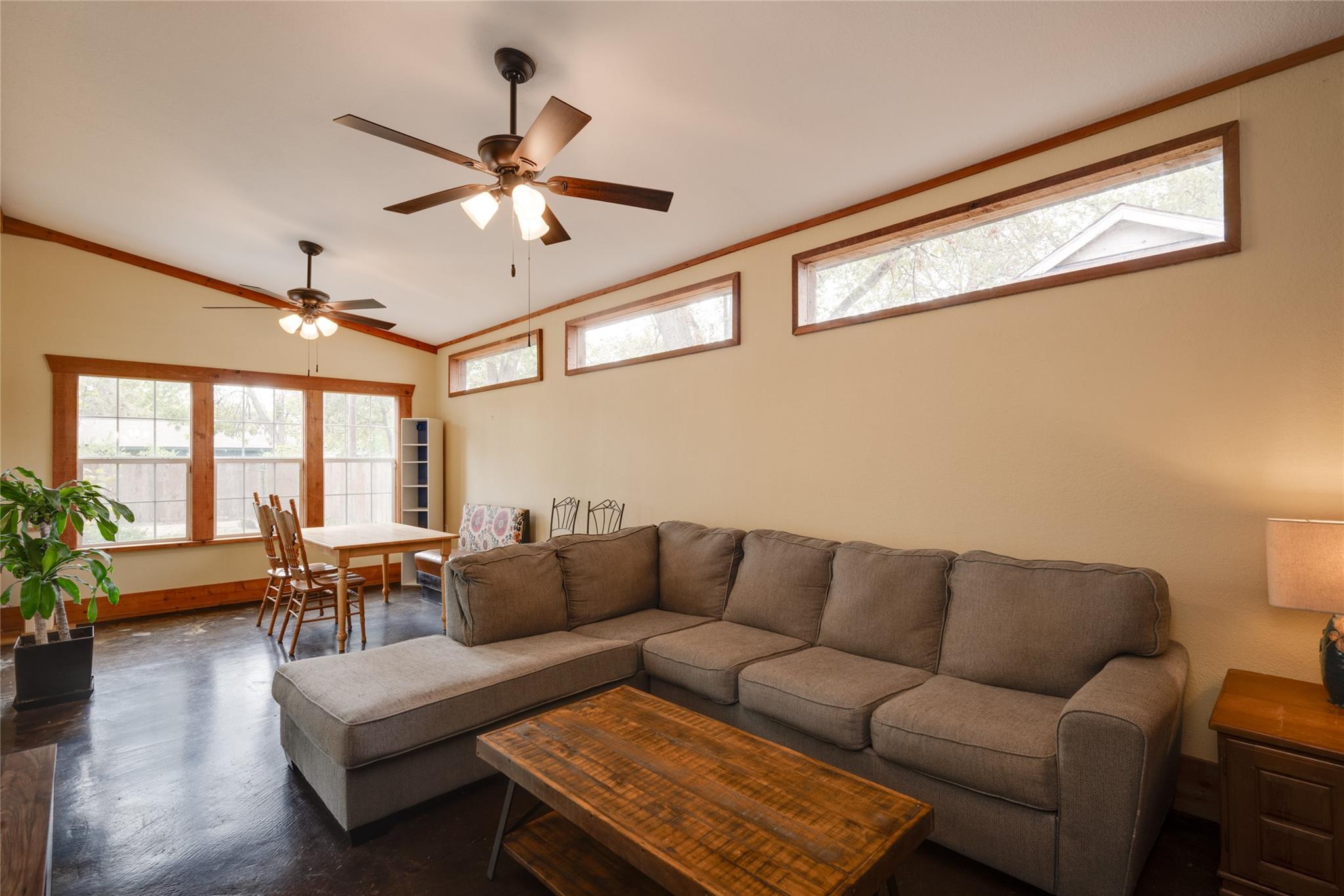 806 Barbara Dr, San Marcos, TX 78666