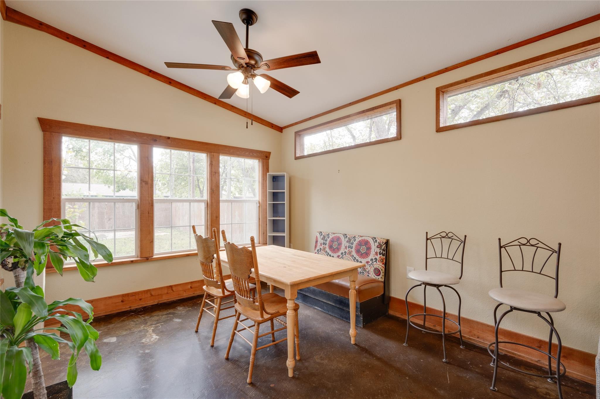 806 Barbara Dr, San Marcos, TX 78666