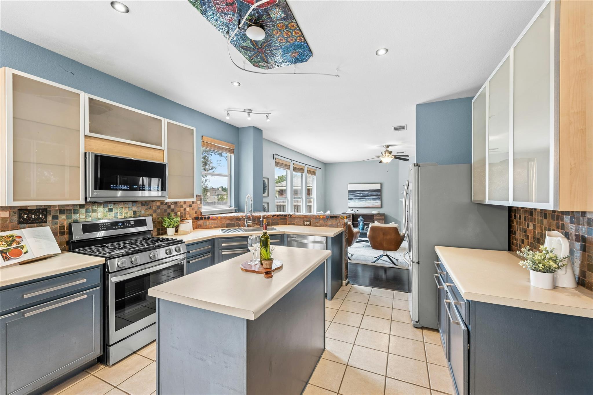 214 Grand Isle Dr, Round Rock, TX 78665