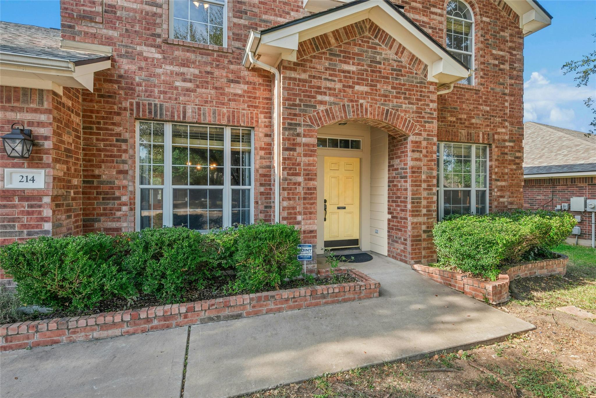 214 Grand Isle Dr, Round Rock, TX 78665