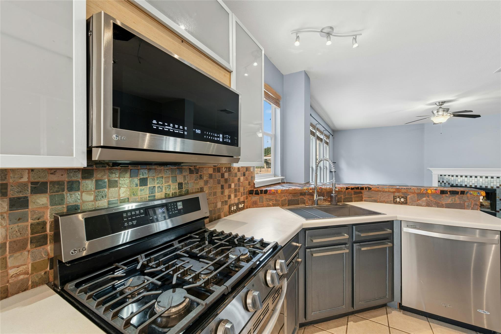 214 Grand Isle Dr, Round Rock, TX 78665