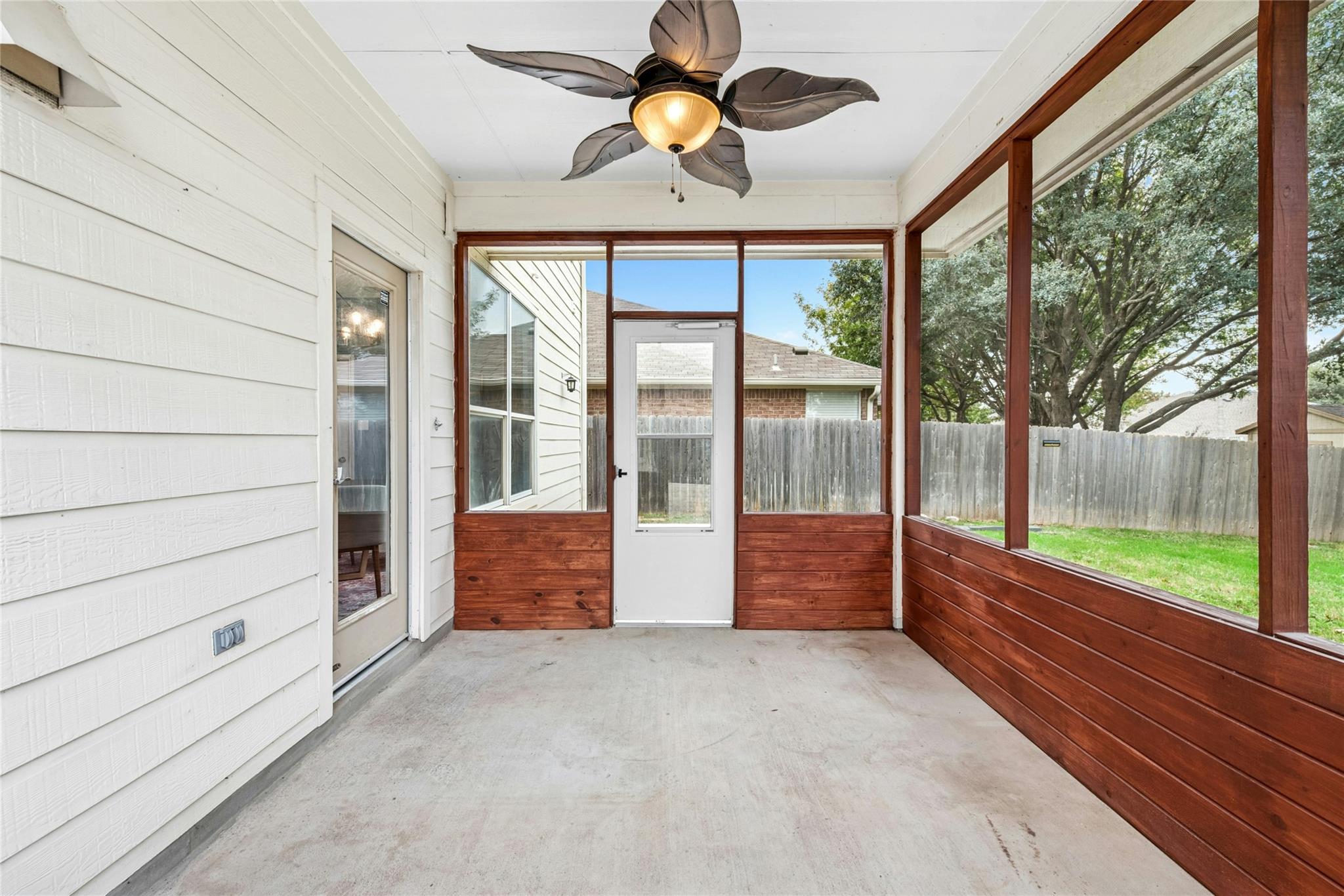 214 Grand Isle Dr, Round Rock, TX 78665