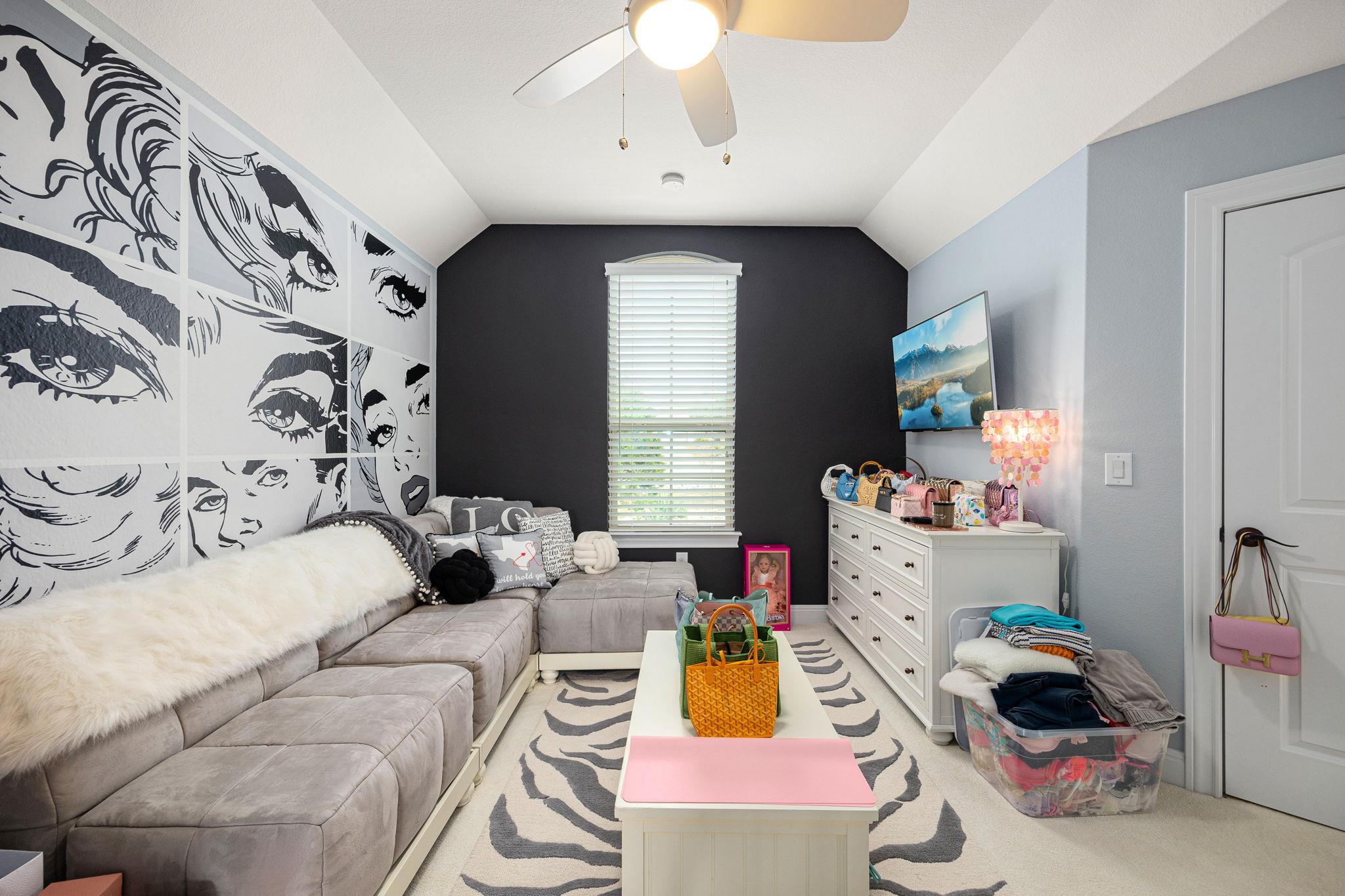 5240 Diamante Dr, Spicewood, TX 78669