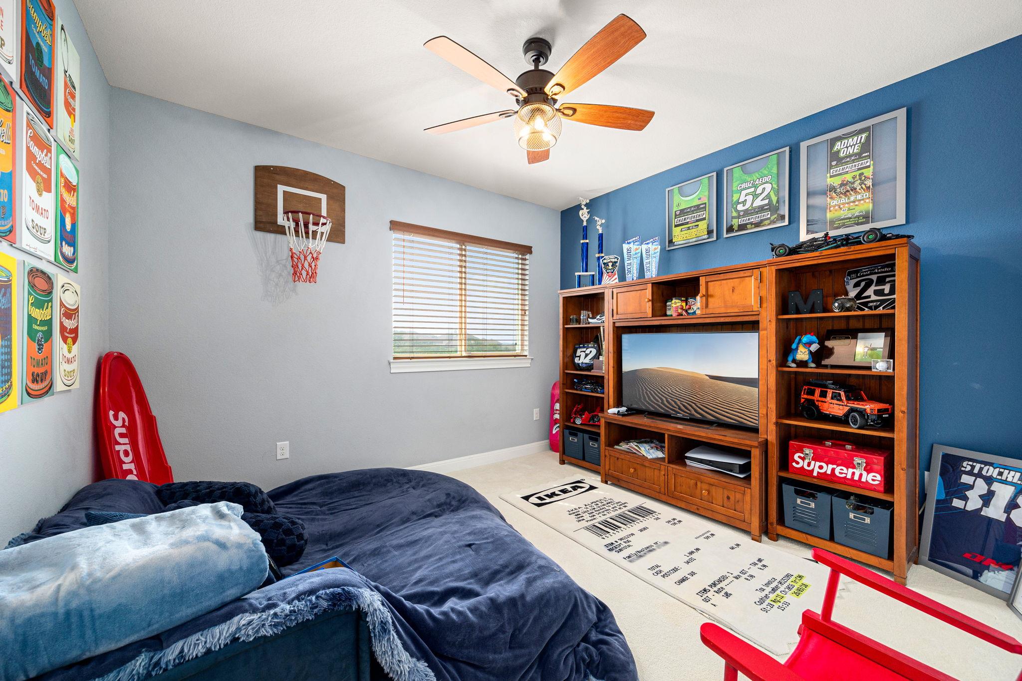 5240 Diamante Dr, Spicewood, TX 78669