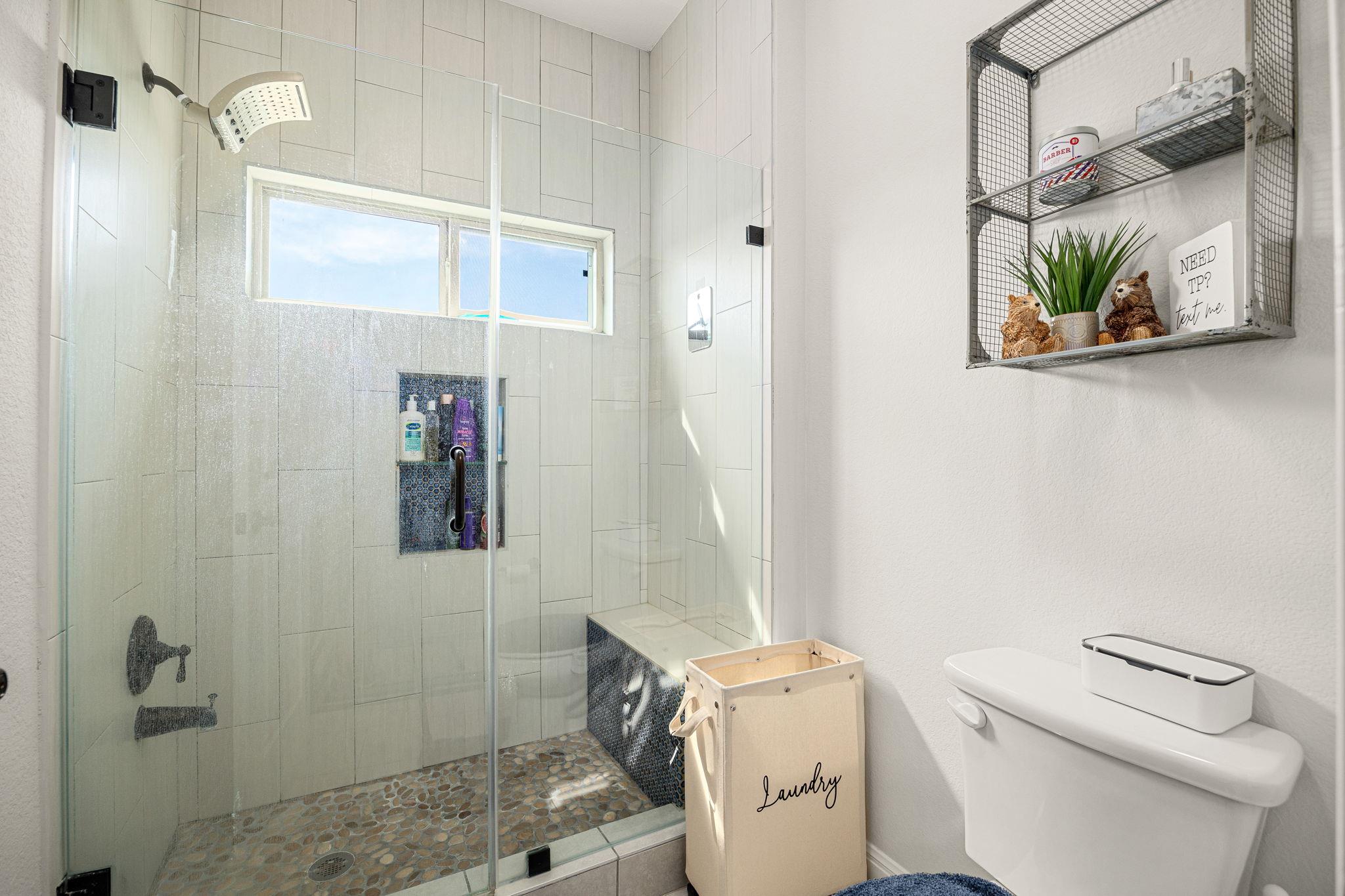 5240 Diamante Dr, Spicewood, TX 78669