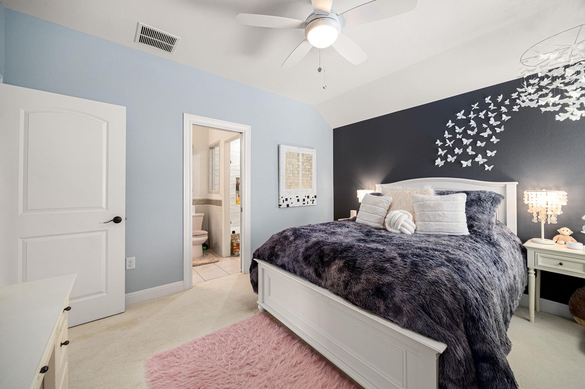 5240 Diamante Dr, Spicewood, TX 78669