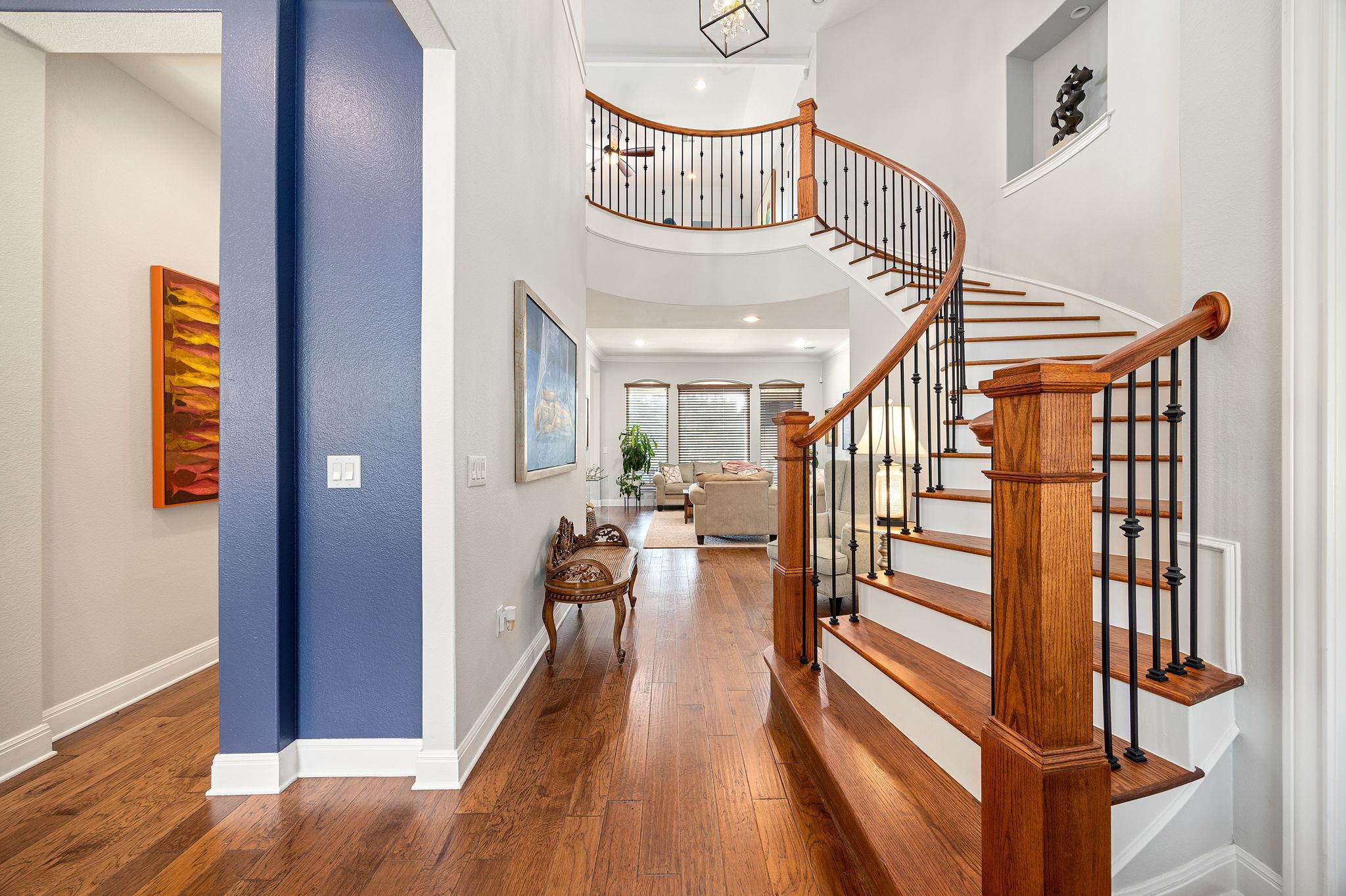 5240 Diamante Dr, Spicewood, TX 78669