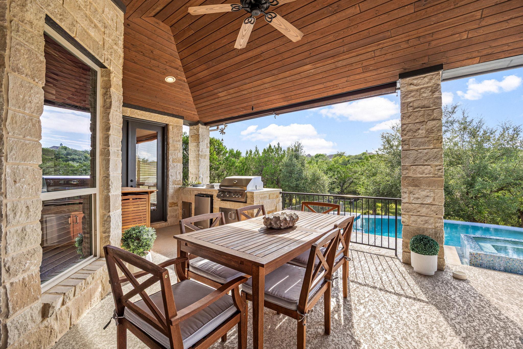 5240 Diamante Dr, Spicewood, TX 78669